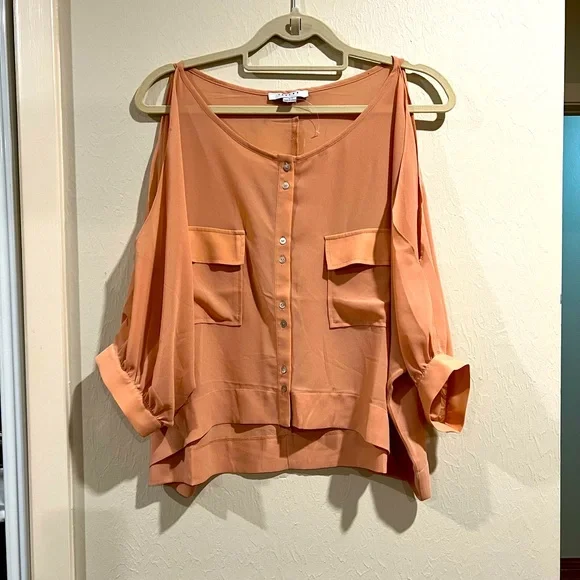 Favlux blush colored open shoulder top. Size L. NWOT. - Picture 1 of 5